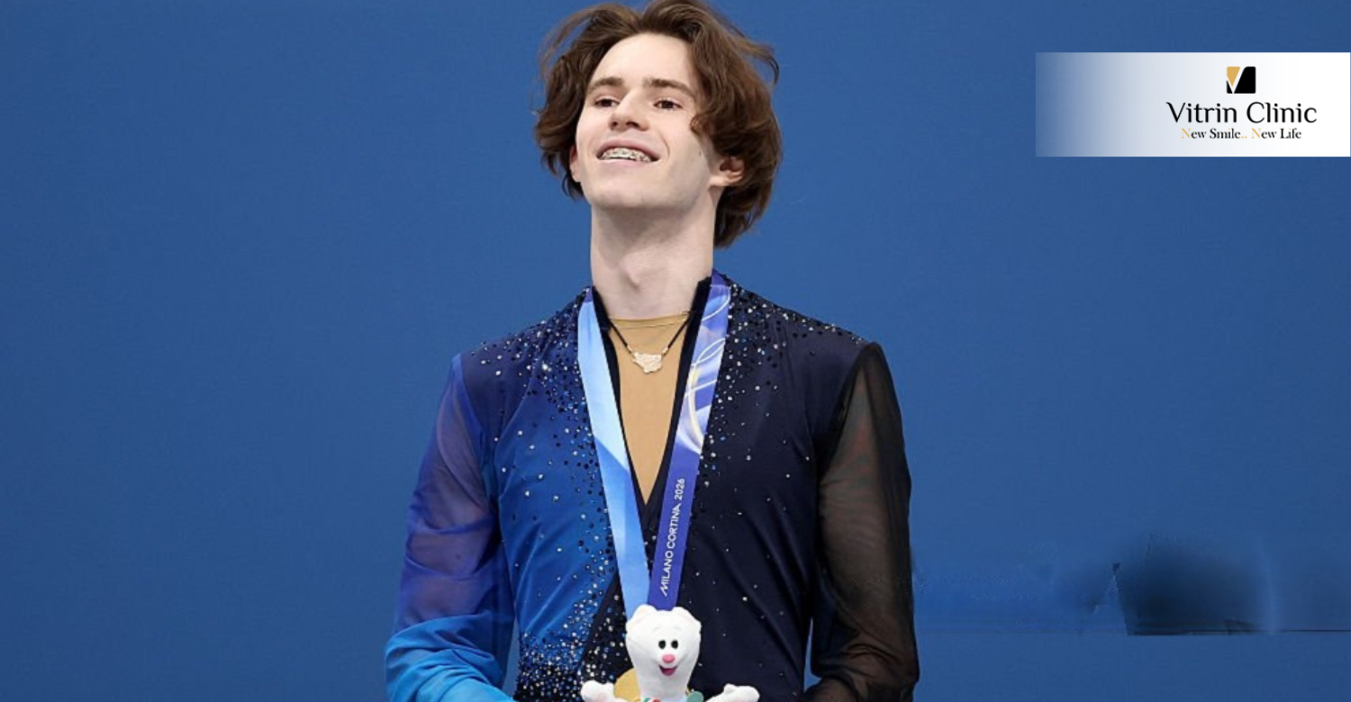 Зубы и крупные планы улыбки Михаила Шайдрова