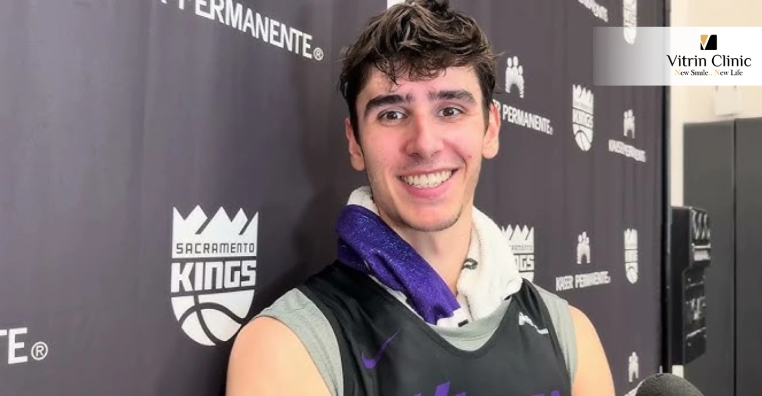 Sourire de Maxime Raynaud