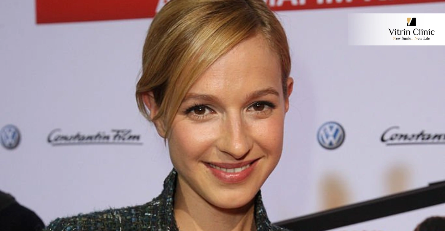 Fotos von Lisa Bitter Lächeln auf dem Spielfeld