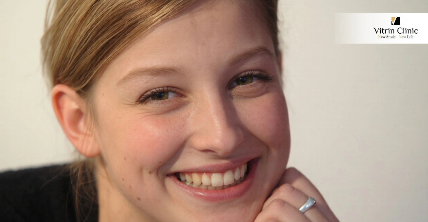 Das Lächeln von Alexandra Maria Lara im Detail