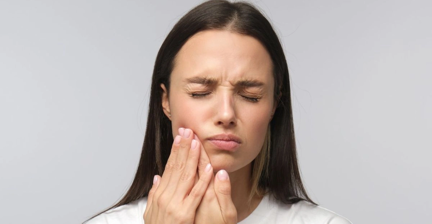 How to Stop Tooth Pain Fast : Home Remedies That Work - Vitrin Clinic